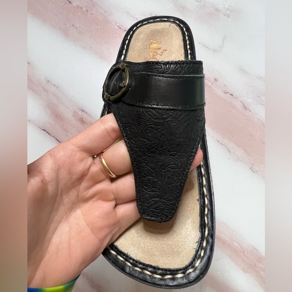 Alegria Codi Trellis Thong Sandal Like New Size 37 (7-7.5) - Picture 4 of 6